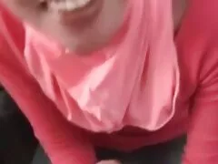 Cô gái trẻ với một Taco và đồ chơi lớn sex gái trẻ nhật của mình